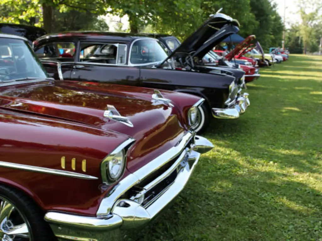 what is considered a classic car