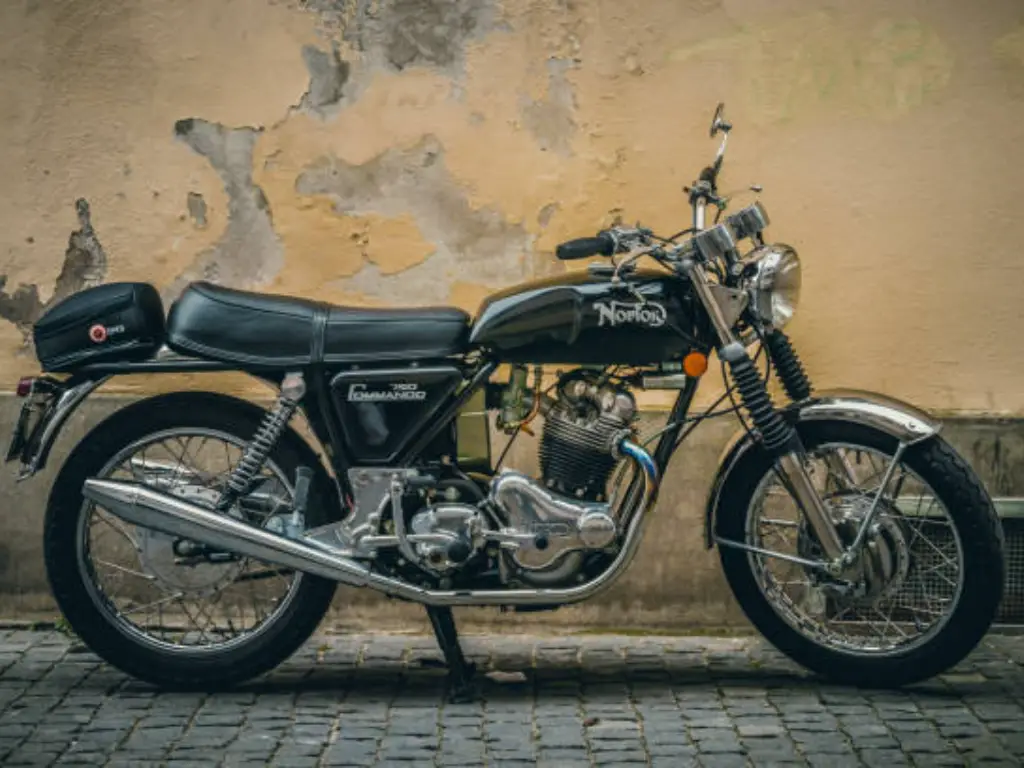 Norton Commando 750